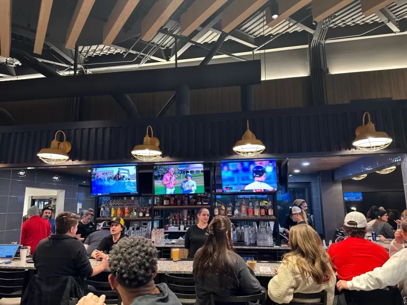 bar area of serv bar area of serv