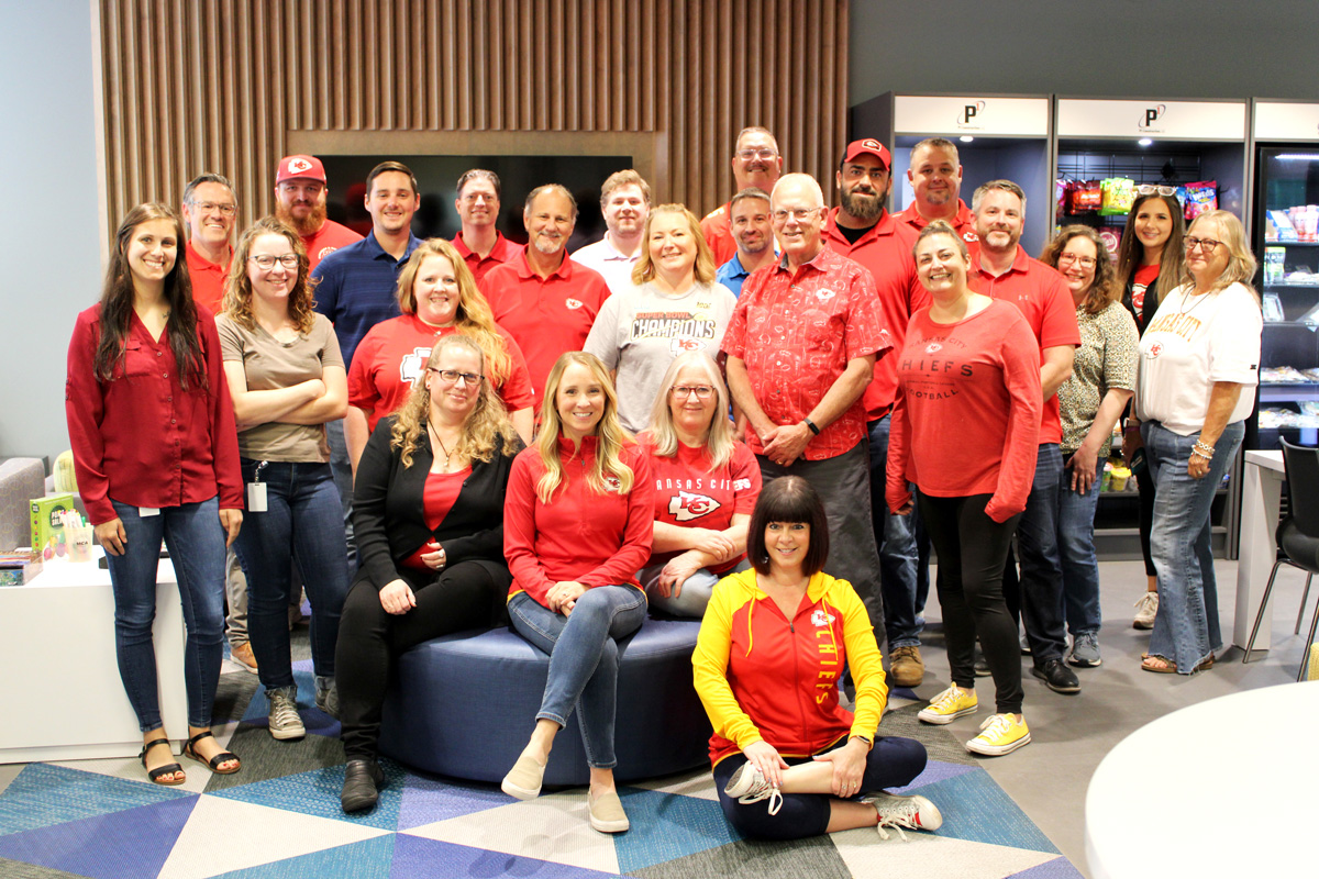lenexa ks construction team in kansas city chiefs outfits