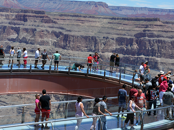 Commercial: Hualapai Visitors Center